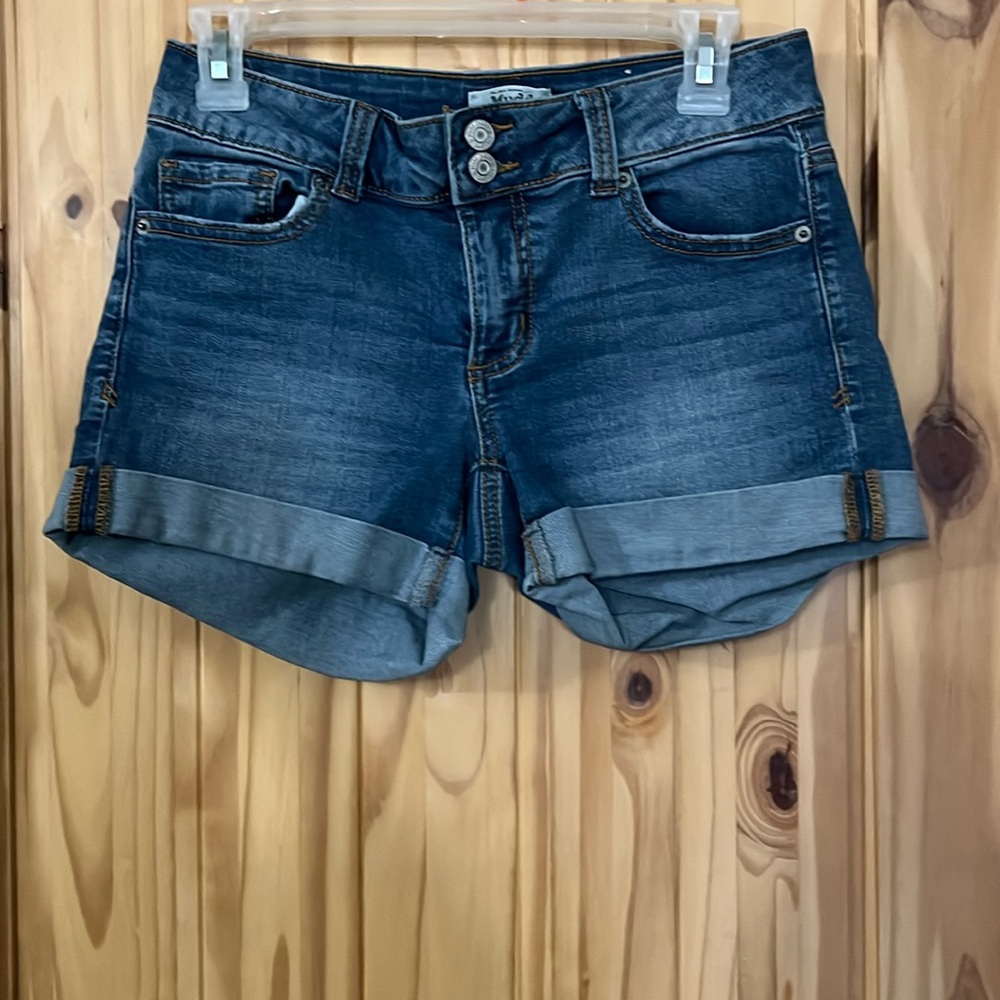 MUDD Jean stretch flex shorts.  Size 7